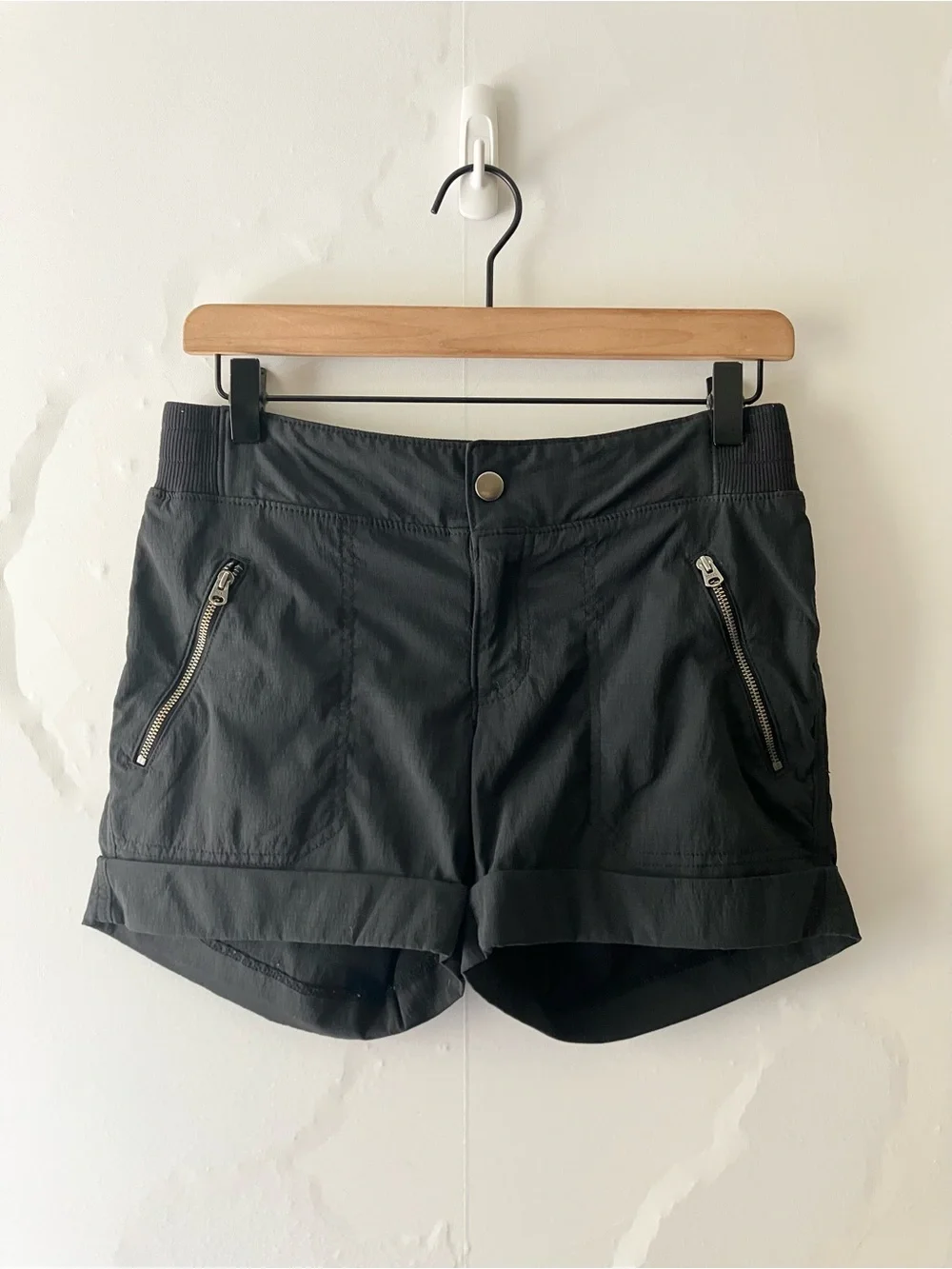 ATHLETA Trekkie Mid Rise Shorts**